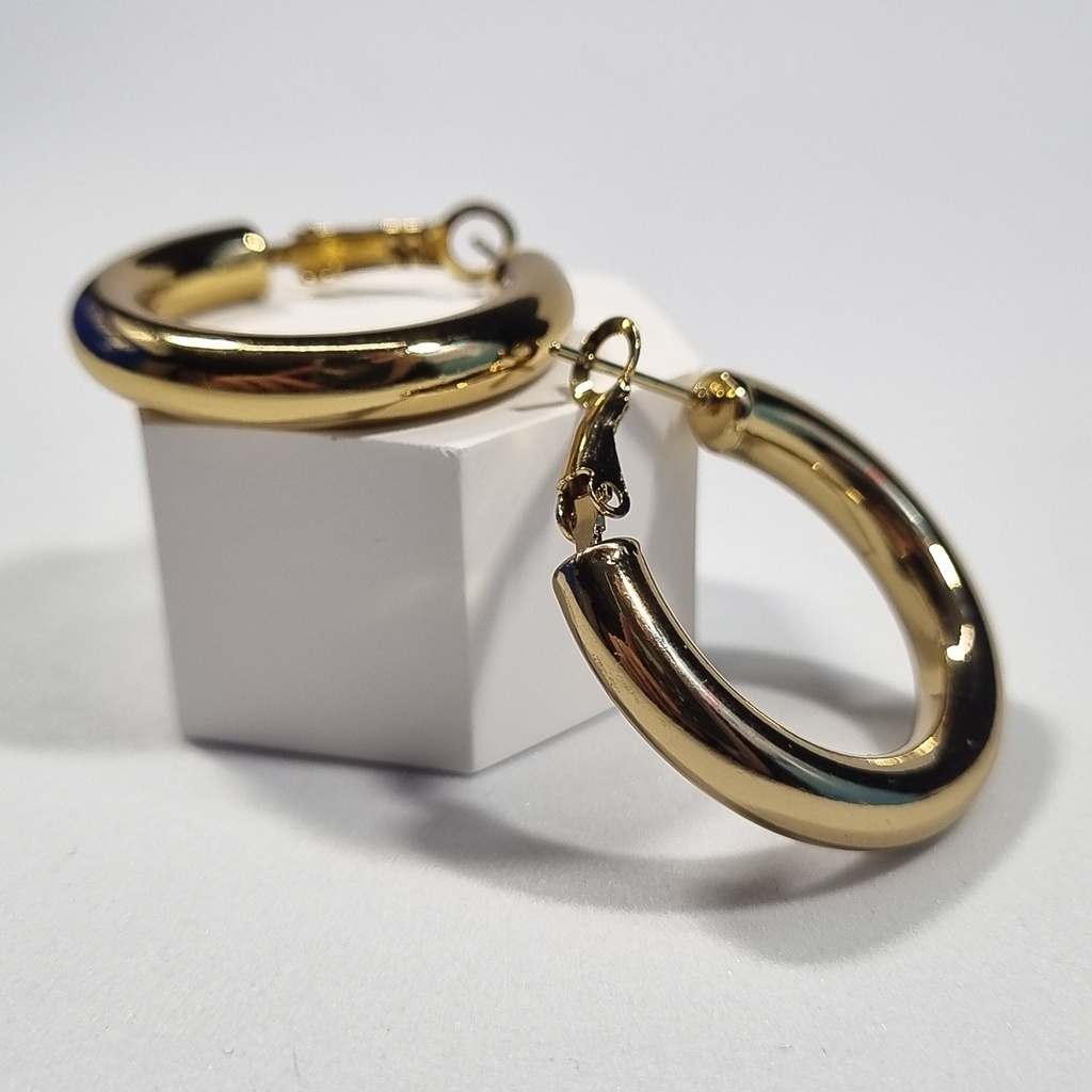 Aros dorados gruesos