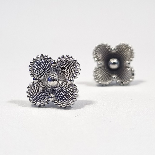 Pendientes trébol plateados grabados