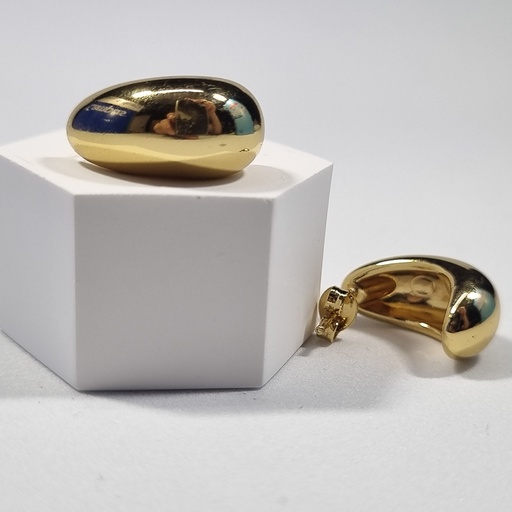 Pendientes dorados efecto “gota”